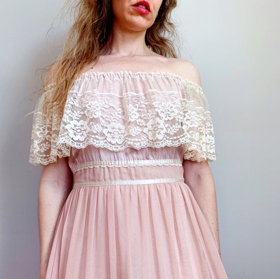 Dusty pink off the shoulder cheap crochet hem dress