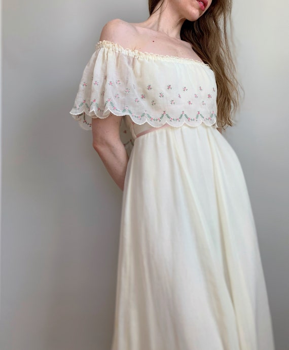 Vintage off-the-shoulder Gunne Sax dress | cream p