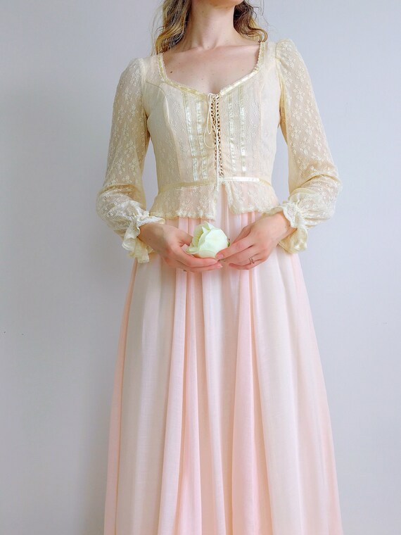 pastel maxi dresses with sleeves