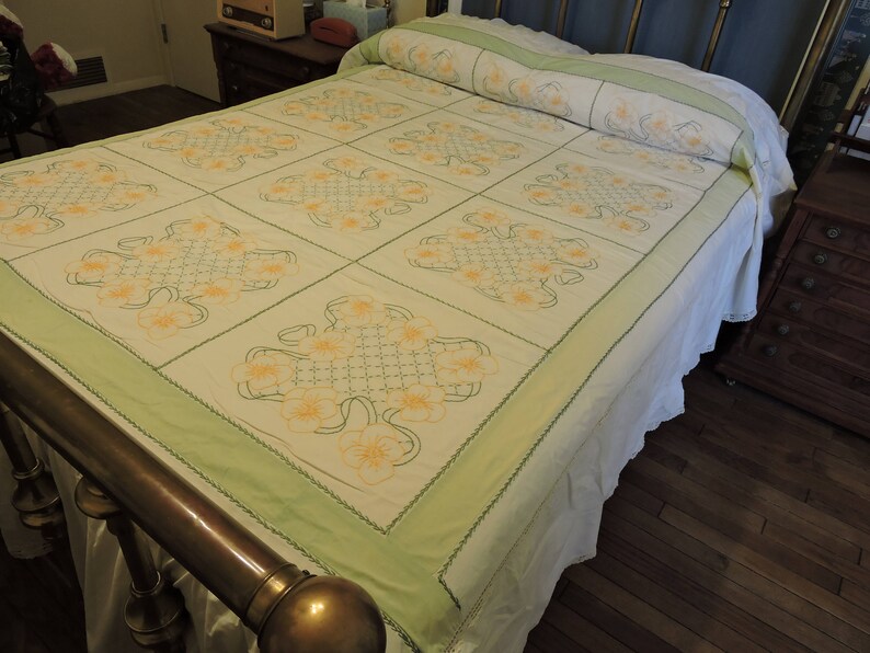 Hand Embroidered Antique Bedspread W Tatted Lace Etsy