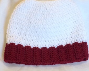 Gorro de bollo desordenado con adornos