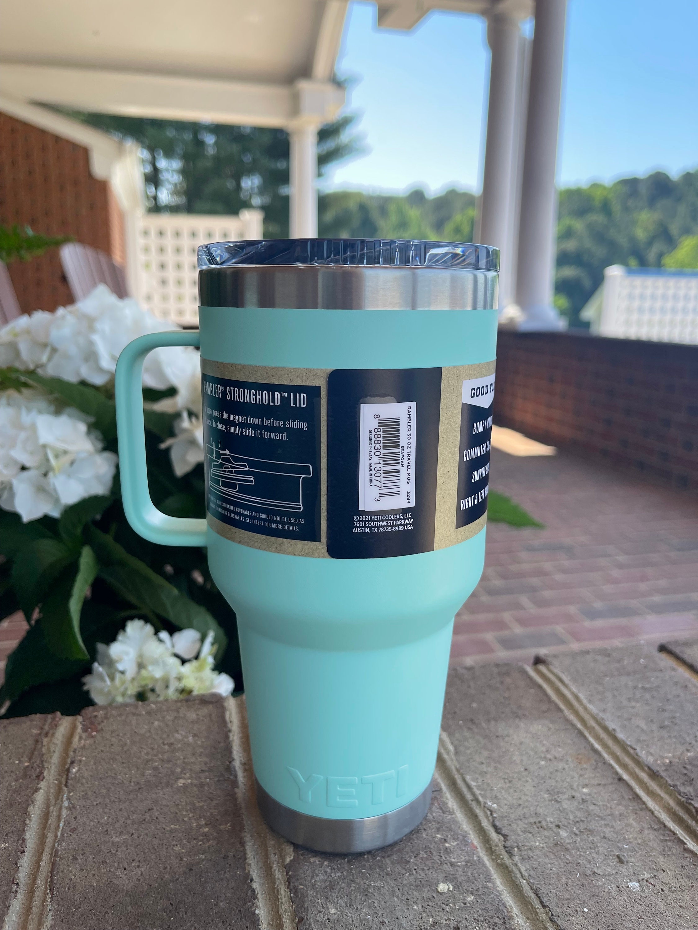 Yeti - Rambler 30 oz Travel Mug with Stronghold Lid - Seafoam