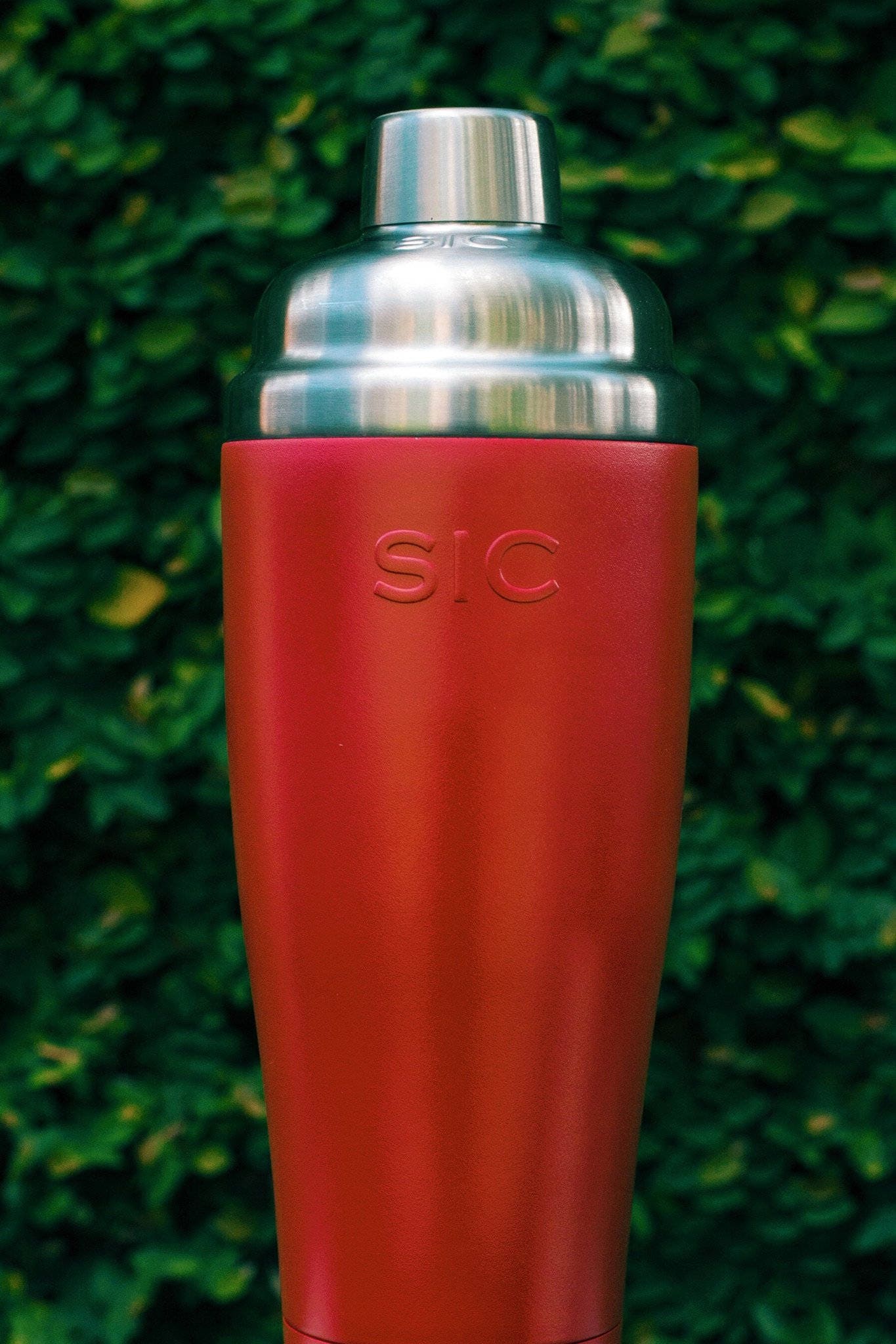 YETI Rambler 20 oz Cocktail Shaker, Stainless Steel, Vacuum Insulated,  Rescue Red