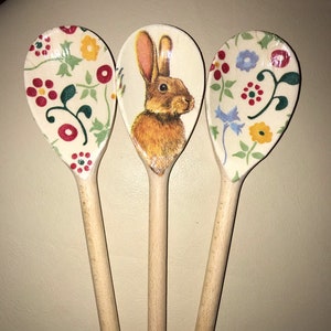 Decorative Wooden Spoon Set In EMMA BRIDGEWATER Spring Flowers Rabbit Green Yellow Kitchen Accessories Decor Teachers Thank You Gift Idea