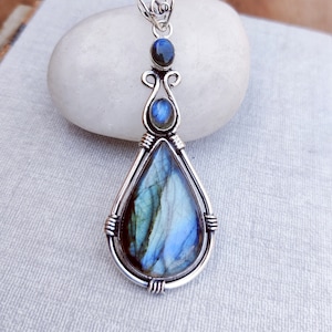 Labradorite Pendant, 925 Sterling Silver Pendant, Silver Pendant, Gemstone Pendant, Handmade Pendant, Pretty Pendant, Labradorite Jewelry