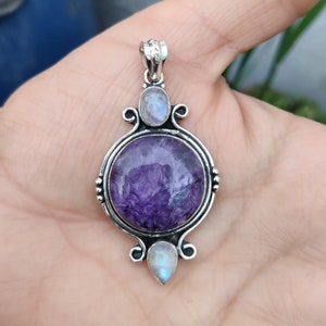 Handgjort hänge i 925 sterlingsilver med månsten och charoite