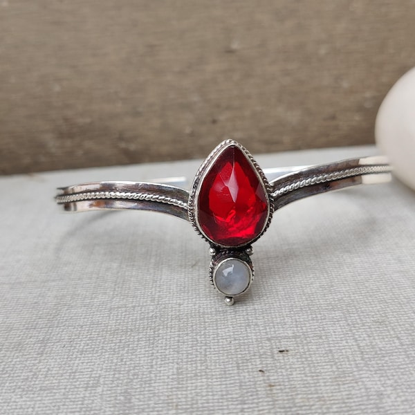 Pulseira de prata esterlina com granada e pedra da lua