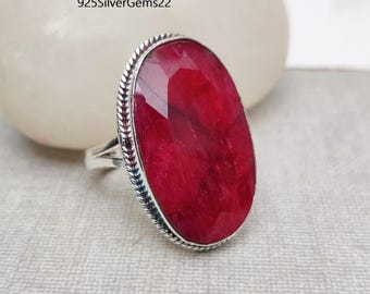 Pierścionek z rubinem, obrączka ze srebra próby 925