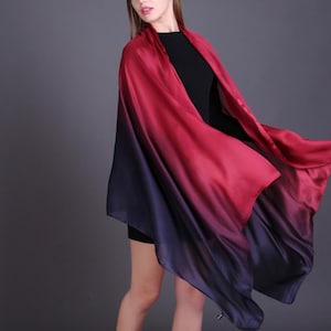 Sciarpa di seta da donna, sciarpa di seta rosso vino e blu navy, Sciarpa di seta Ombre, sciarpa di seta, Sciarpa personalizzata, Monogramma