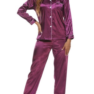 Regalo personalizado, Regalo para mamá, Conjunto de pijama mujer, Pijama de satén morado, Conjunto de pijama de dama de honor, Monograma