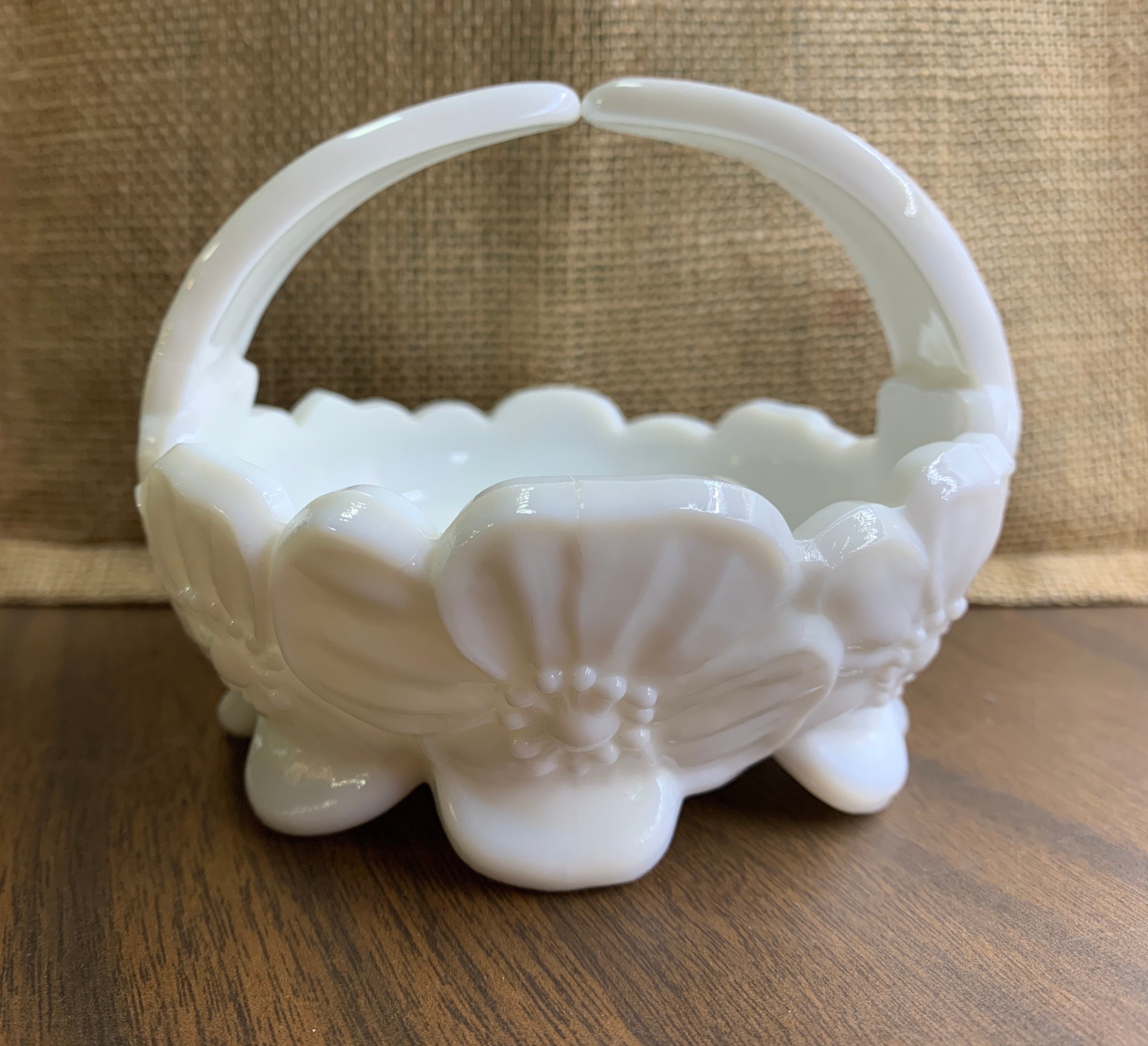 2 Vintage Milk Glass Baskets Roses and Bows by Westmoreland Etsy UK