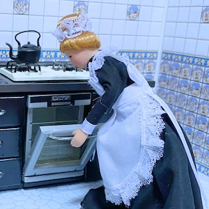 Dollhouse Miniature  Victorian Servant / Maid  Doll 1:12 Scale