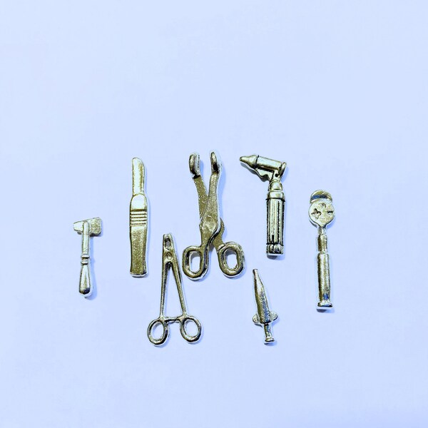 Dollhouse Miniature Hospital  Medical Instruments Set  1:12 Scale