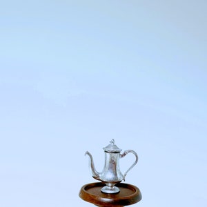 Dollhouse Miniature Pewter Polish Tea Pot With Removeable Cover 1:12 Scale