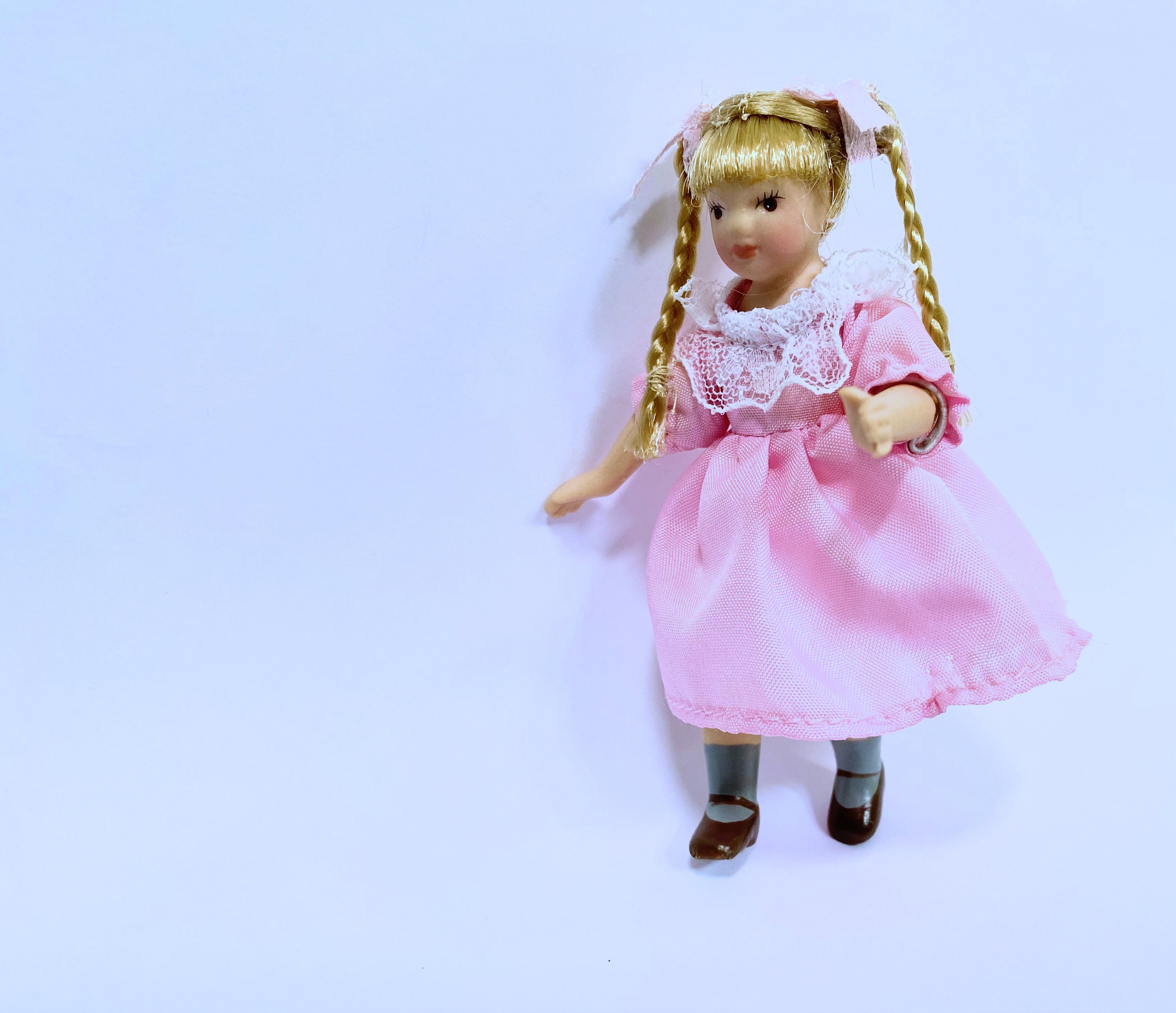 Dollhouse Miniature Porcelain Girl Doll 1:12 Scale