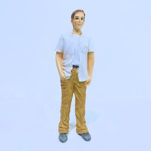 Dollhouse Miniature Resin Modern Male Doll In Off White Shirt 1:12 Scale