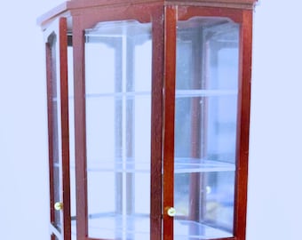 Vitrina de madera de caoba y cristal en miniatura para casa de muñecas, escala 1:12