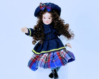Muñeca de porcelana en miniatura para casa de muñecas, niña, escala 1:12