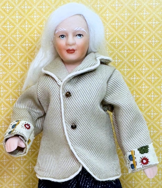 ドールハウス ミニチュア 1:12スケール チャーミングな磁器人形 ファミリーセット 4個セット Town Square Miniatures ミニチュア 1⁄12 スケール ドールハウス 食器 器 15点セット 陶器小物