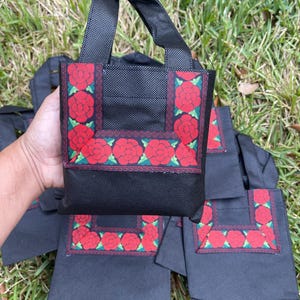 HANDMADE. 12 pieces mini tote  party favors . Mexican Mini tote favor bags. Mexican candy bags. Mexico favors bags. Dulceros mexicanos
