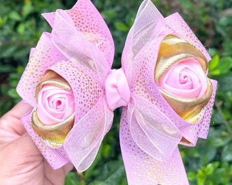 Noeud pour cheveux en or rose. Noeud en or rose. Noeud pour cheveux rose doré. Noeud à clip en or rose. Noeud en or rose. Noeud rose pour cheveux. FAIT MAIN.