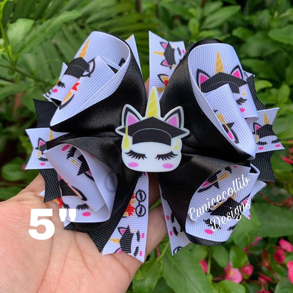 HANDMADE. graduation hair bow. Graduation clip bow. Kindergarten Graduation hair bow. Graduation hair bow. School hair bow.