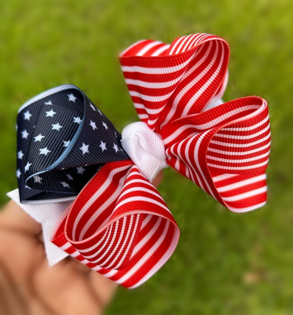 USA flag hair bow. USA hair bow . United States flag hair bow . 4th July hair bow. Patriotic  hair bow. HANDMADE.