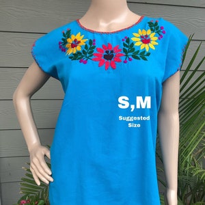 HANDMADE Embroidered mexican blouse. 5 de mayo party blouse. Fiesta mexican embroidered blouse.