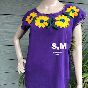 HANDMADE Embroidered mexican blouse. 5 de mayo party blouse. Fiesta mexican embroidered blouse.