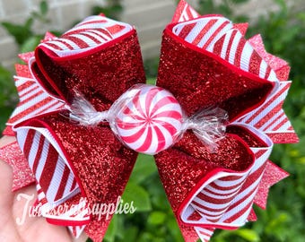 Peppermint candy hair bow. Christmas hair bow. White and red Christmas stripes hair bow. Candy cane hair bow. Candy cane clip bow. HANDMADE.