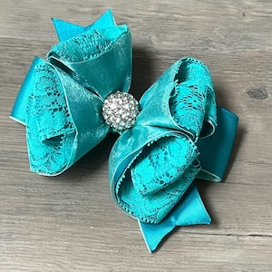 Emerald hair bow. Emerald pageant hair bow. Emerald wedding hair bow. Turquoise hair bow. Turquoise bow. HANDMADE.