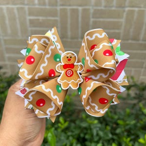 Gingerbread hair bow . Christmas cookie hair bow. gingerbread clip bow. Christmas hair bow. Gingerbread bow. Christmas bow. HANDMADE.