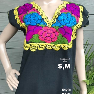 HANDMADE Embroidered mexican blouse. 5 de mayo party blouse. Fiesta mexican embroidered blouse.