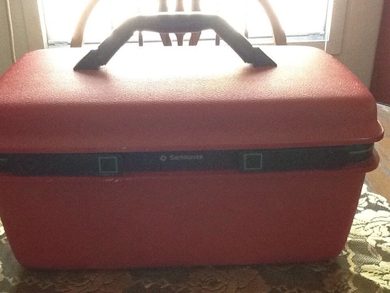 samsonite train case