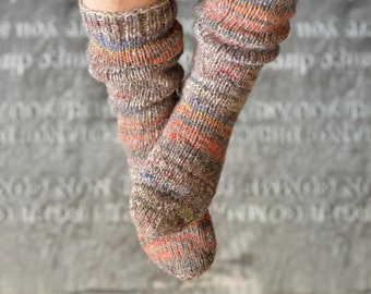 37 lana islandesa. Calcetines de lana extra gruesos, calcetines de casa jaspeados en marrón. tejido a mano