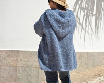 Blaue Wolljacke mit Kapuze, Alpaca/ Mohair handgestrickt L