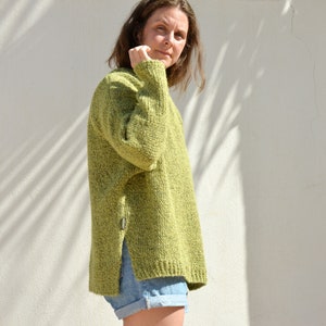 Grün melierter oversize Pullover M-L, handgestrickt Tweed Garn