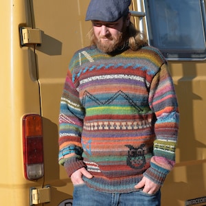 Maglione in lana colorata patchwork S/metro, gufo ricamato, lavorato a mano