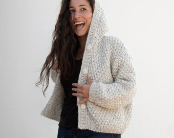 Short, light gray jacket with hood, alpaca/wool, hand knitted size S