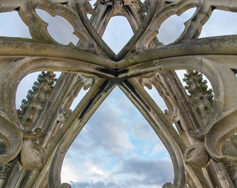 La flèche de Sainte Marie de la Charité, Faversham. Impression photographique de qualité archive pour s'adapter aux cadres de taille A3, A2, A1 prêts à l'emploi.