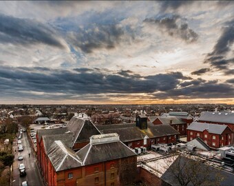 Vue depuis St Mary's - Sur les toits de l'ancienne brasserie Rigden's. Impression d'art photographique de qualité archive (sans cadre)