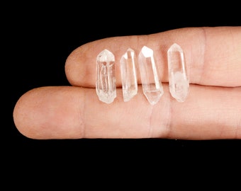 CLEAR QUARTZ Crystal Points 3/4" 4 Pieces Top Grade Water Clear Small Columbia Rock Tiny Minerals All Chakra Healing Stones Raw Natural xx