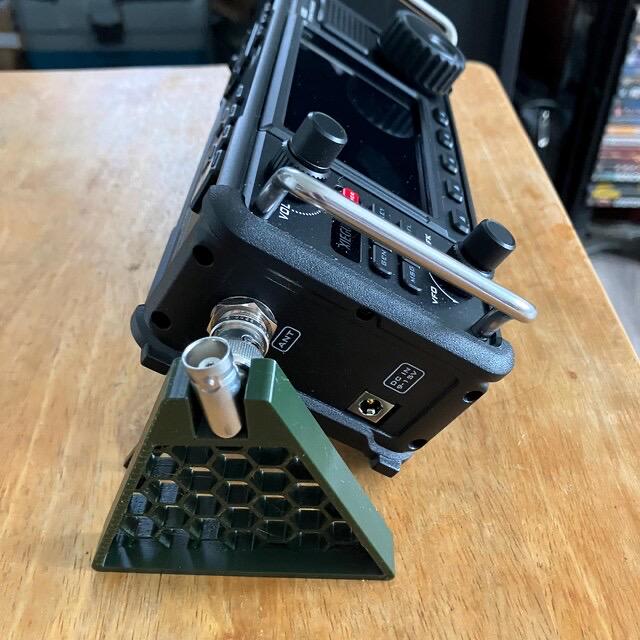 Xeigu X6200 / X6100 Vertical Antenna Stabilization Stand for QRP