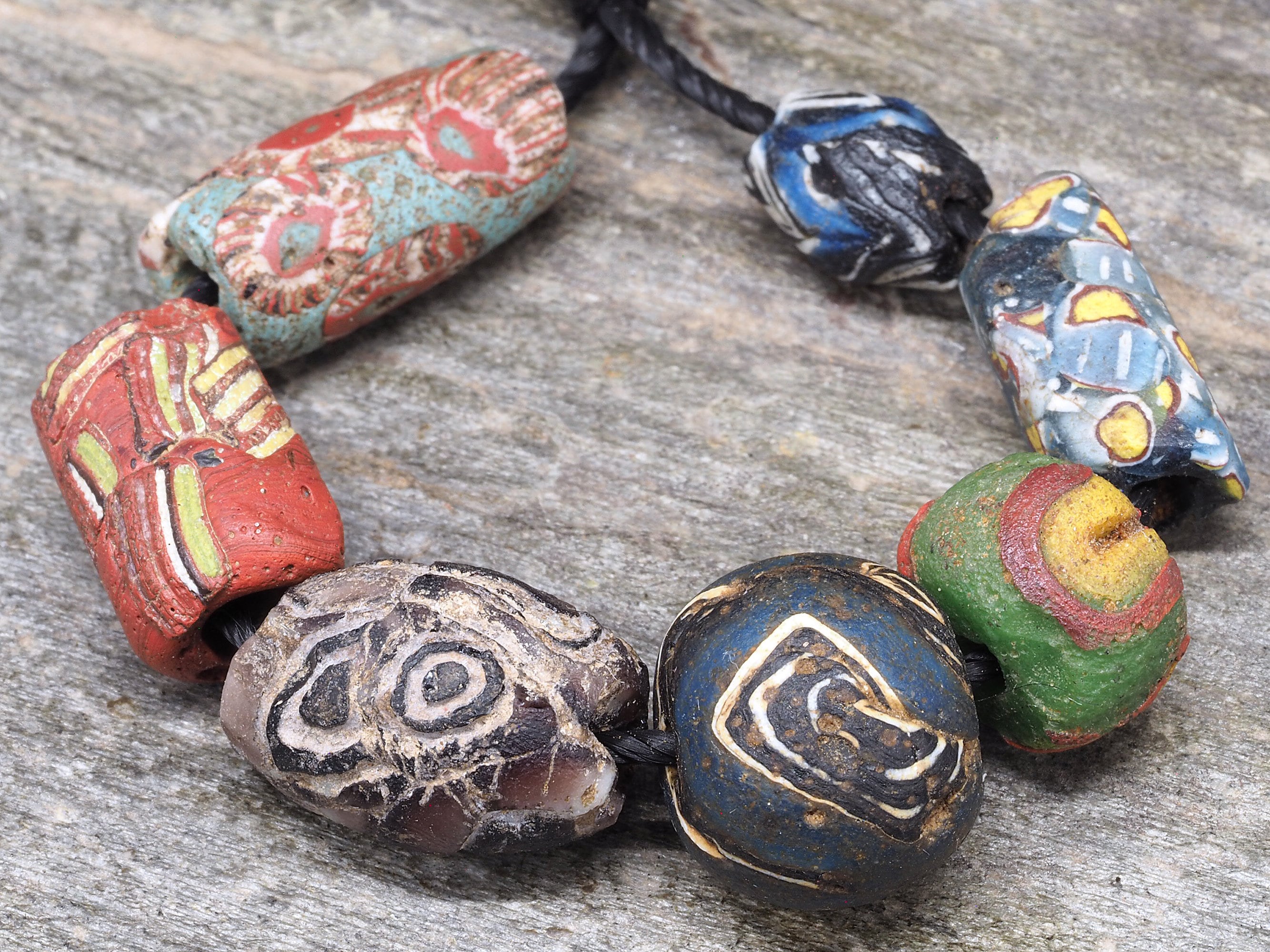 見事な Islamic Medieval Ancient 7 Glass Western CE. 900-1200 Beads. その他