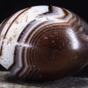 Ancient Indo-Tibetan banded agate Suleimani bead. 20 x 15 mm. 药师珠 Tribal, ethnic jewelry
