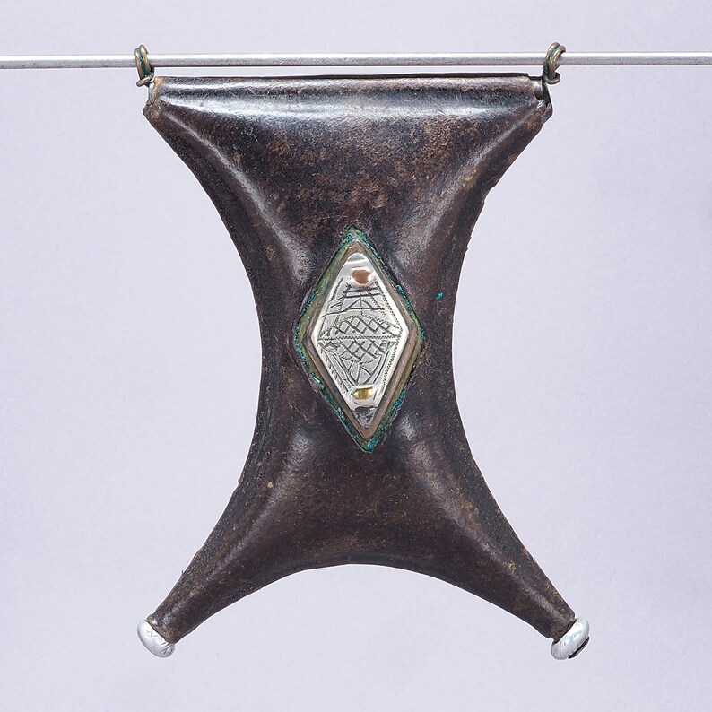 Tribal Antique silver /& leather \u201ckitab\u201d amulet pendant ethnic jewelry Mauritania