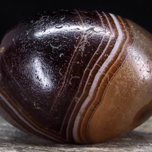 Ancient Indo-Tibetan banded agate Suleimani bead. 16 x 12 mm. 药师珠 Tribal, ethnic jewelry