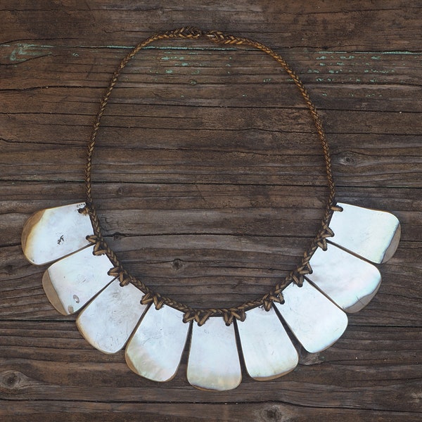 Pangalapang shell and rattan necklace. Ifugao, Philippines. Tribal, ethnic jewelry