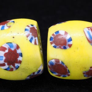 2 cuentas antiguas de cristal millefiori veneciano. 12 x 14 mm. Ethnic Jewelry Supply