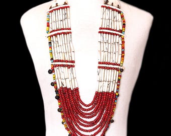 ガラスビーズと真鍮のナガ族のネックレス、ナガランド州、インド